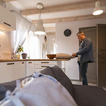 Sunny And Compact Apartment Riga Buitenkant foto
